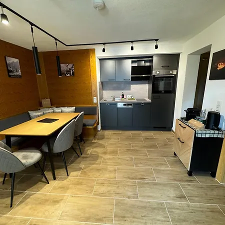 30-11 Apartment *